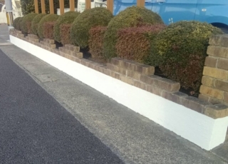 春の準備始めませんか？郡山事務所の外周も塗り替えました！